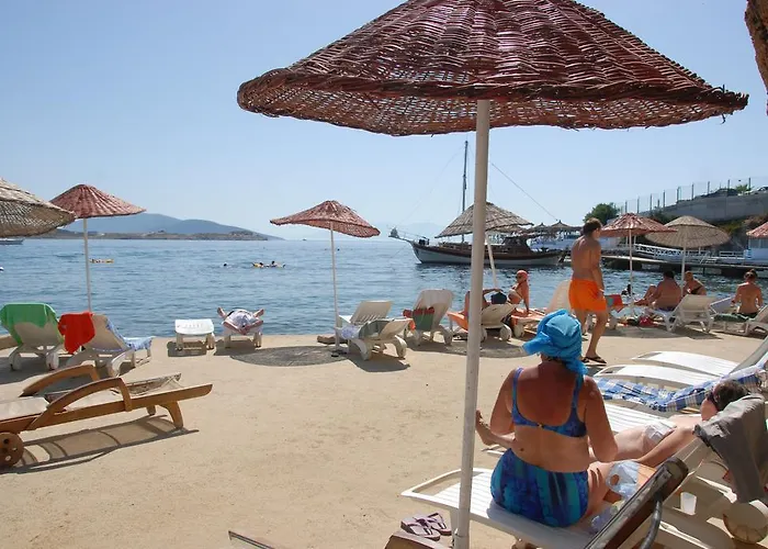 Hotel Akvaryum 3*