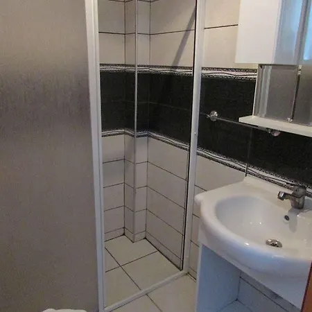 Akvaryum Otel