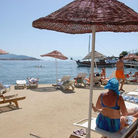 Hotel Akvaryum 3*